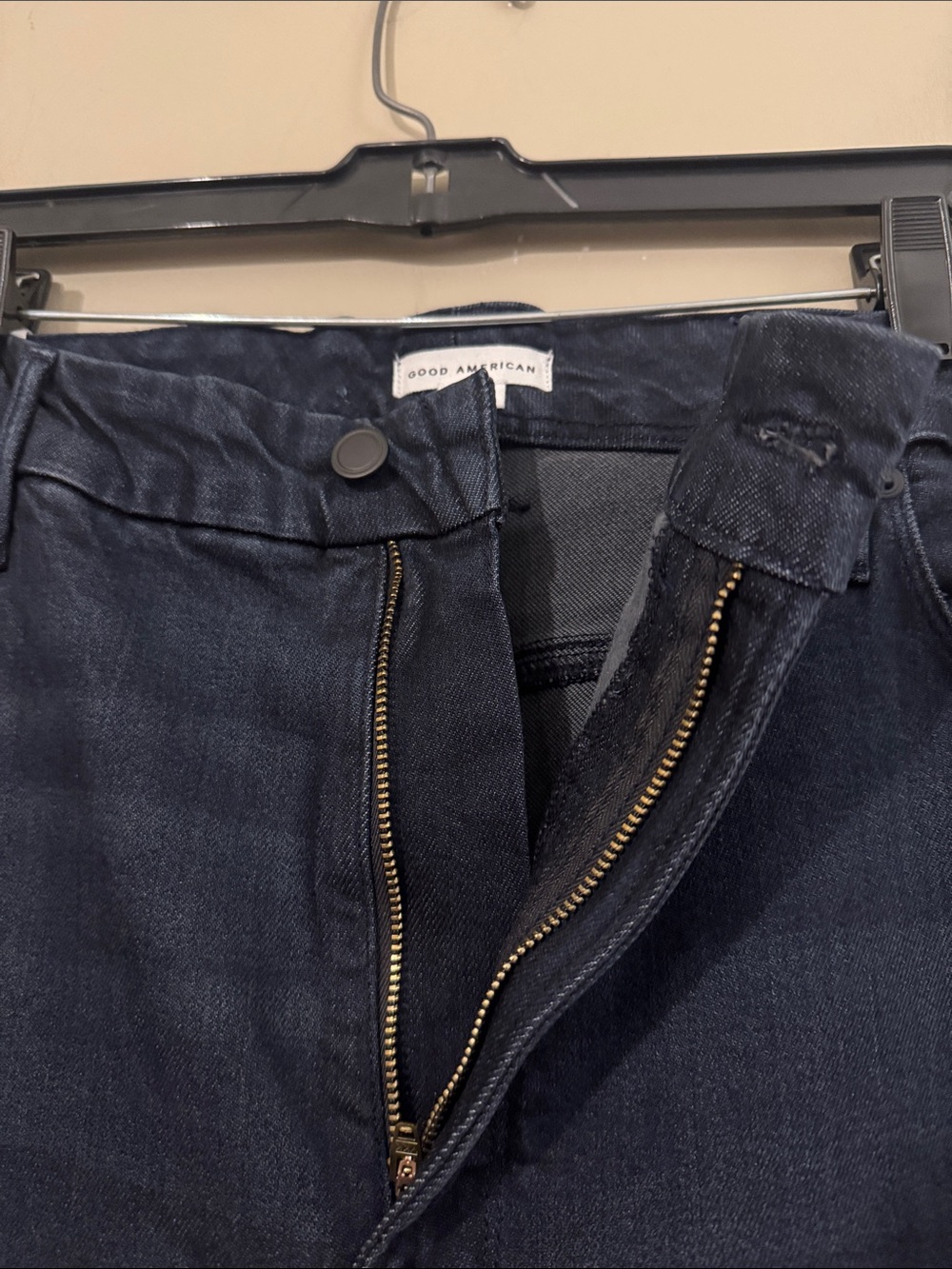 NWOT- Good American Good Legs Flare, solid size 26 - Picture 5 of 12